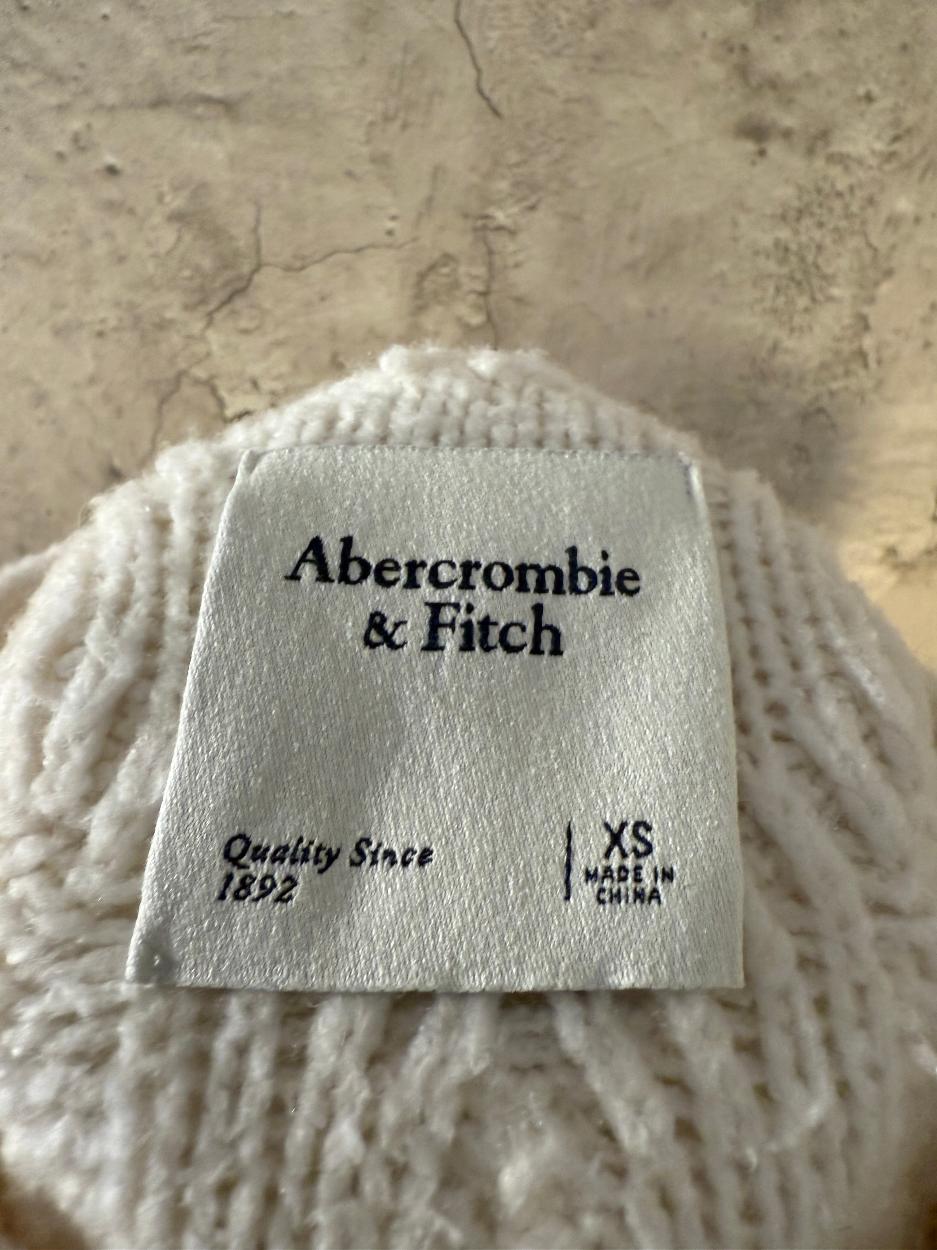 Abercrombie & Fitch turtle neck