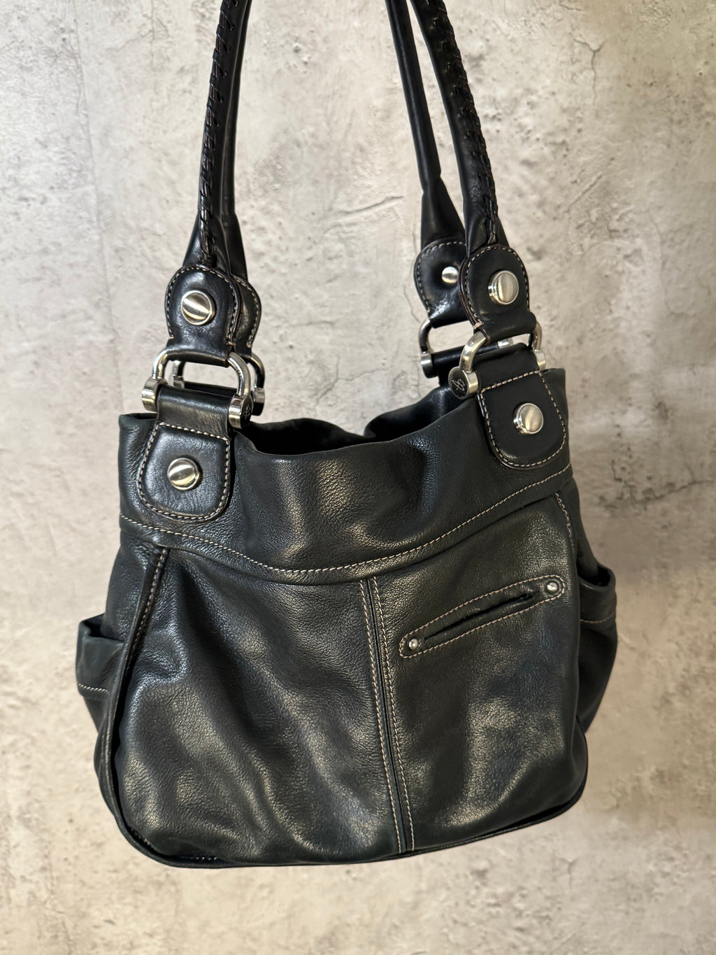 B. Makowsky Black purse W/ animal print interior